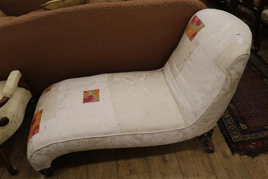 A chaise longue